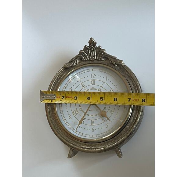 Painted metal clock in a muted gold tone Vintage Style - Picture 5 of 6